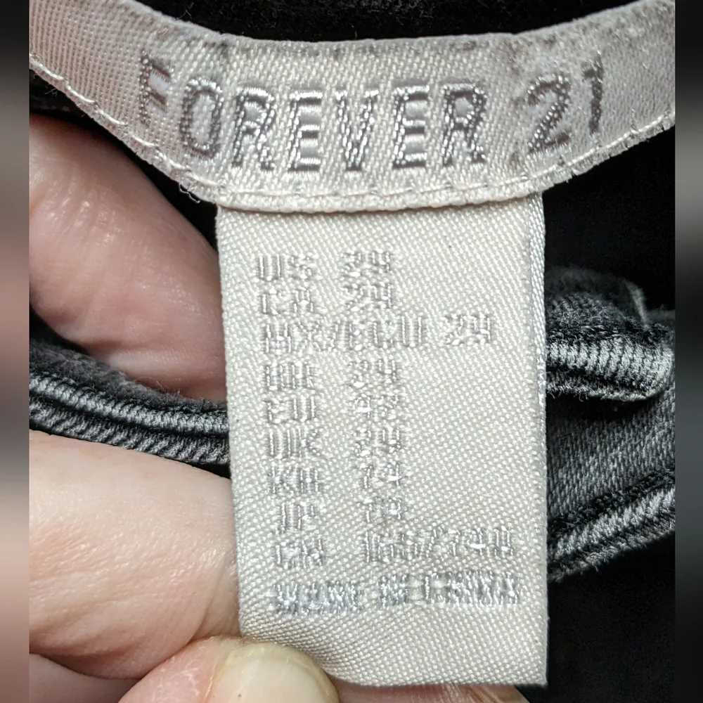 Forever 21 skinny black pants - Picture 3 of 3